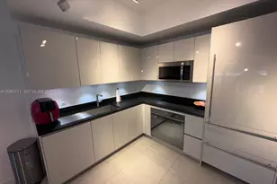 1010 Brickell Ave, Miami, FL 33131 - Photo 8