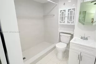 1667 NE Miami Gardens Dr, Miami, FL 33179 - Photo 18