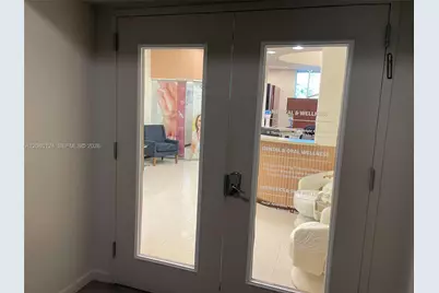 1900 N Bayshore Dr #511, Miami, FL 33132 - Photo 10