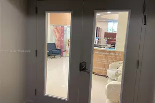 1900 N Bayshore Dr, Miami, FL 33132 - Photo 10