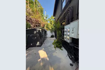 1040 NE 78th St Rd #5, Miami, FL 33138 - Photo 6