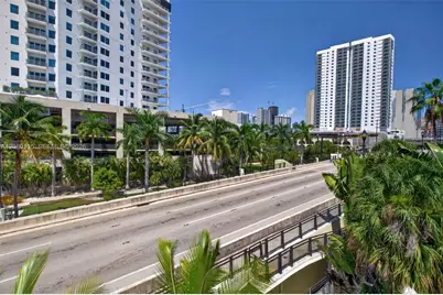 453 SW 2nd St #301C, Miami, FL 33130 - Photo 2