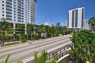 453 SW 2nd St, Miami, FL 33130 - Photo 2