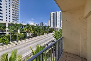 453 SW 2nd St, Miami, FL 33130 - Photo 18