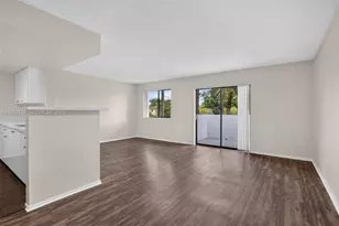 8345 Coral Lake Manor, Coral Springs, FL 33065 - Photo 2