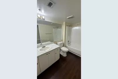 3182 Coral Lake Ln #3182, Coral Springs, FL 33065 - Photo 4
