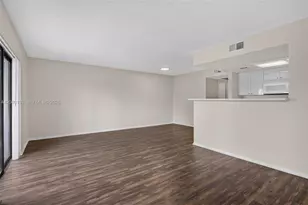3182 Coral Lake Ln, Coral Springs, FL 33065 - Photo 2