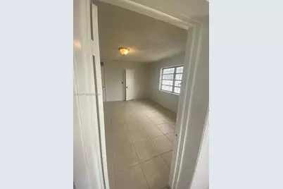 526 SW 64th Ave #4, Miami, FL 33144 - Photo 6