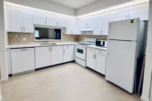 12850 SW 4th Ct, Pembroke Pines, FL 33027 - Photo 14