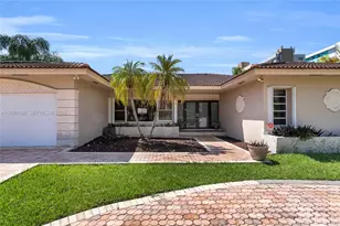 2930 NE 164th St, North Miami Beach, FL 33160 - Photo 14