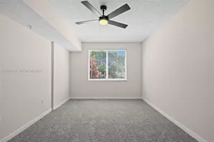 6992 SW 39th St, Davie, FL 33314 - Photo 14