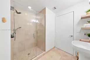 1050 Brickell Ave, Miami, FL 33131 - Photo 22