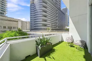 1050 Brickell Ave, Miami, FL 33131 - Photo 10