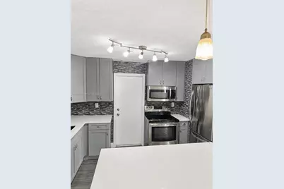 5603 NW 48th Ter, Tamarac, FL 33319 - Photo 6