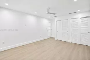7020 Crown Gate Dr, Miami Lakes, FL 33014 - Photo 10
