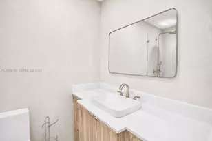 7020 Crown Gate Dr, Miami Lakes, FL 33014 - Photo 22