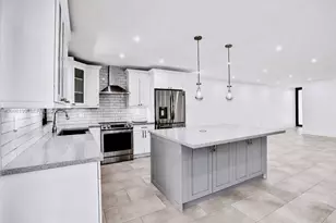 7020 Crown Gate Dr, Miami Lakes, FL 33014 - Photo 12