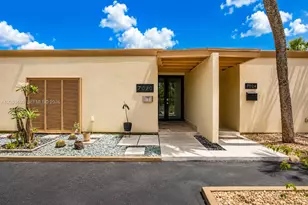 7020 Crown Gate Dr, Miami Lakes, FL 33014 - Photo 2