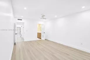 7020 Crown Gate Dr, Miami Lakes, FL 33014 - Photo 24