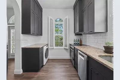111 Edgewater Dr #3B, Coral Gables, FL 33133 - Photo 6