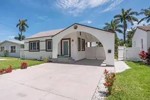 1526 NE 110th St, Miami, FL 33161 - Photo 2