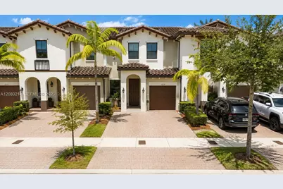 10327 NW 89th Ter, Doral, FL 33178 - Photo 2