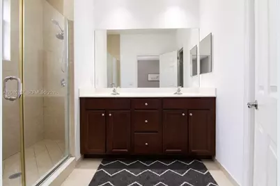10327 NW 89th Ter, Doral, FL 33178 - Photo 16
