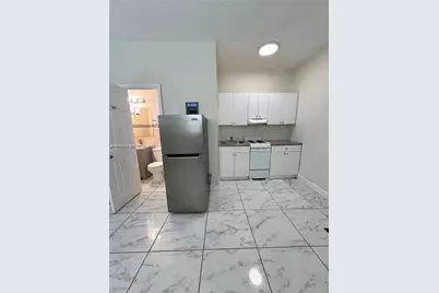 912 NW 9th Ave #8, Hallandale Beach, FL 33009 - Photo 2