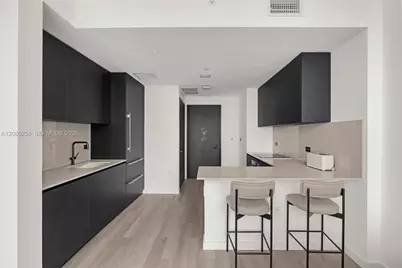 20 NE 11th St #Executive 09, Miami, FL 33132 - Photo 8