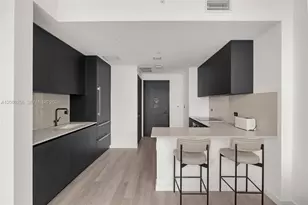 20 NE 11th St, Miami, FL 33132 - Photo 8