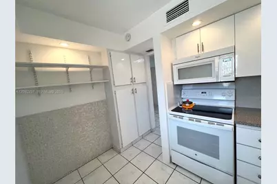 3030 Marcos Dr #T302, Aventura, FL 33160 - Photo 14