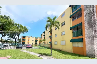 666 W 81st St #303, Hialeah, FL 33014 - Photo 2