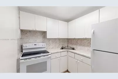 666 W 81st St #303, Hialeah, FL 33014 - Photo 8