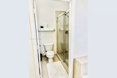 616 NE 193rd St, Miami, FL 33179 - Photo 10