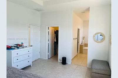 616 NE 193rd St, Miami, FL 33179 - Photo 14
