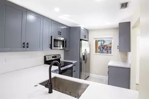 9431 Boca Cove Cir, Boca Raton, FL 33428 - Photo 4