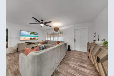 10305 NW 42nd Dr, Coral Springs, FL 33065 - Photo 10
