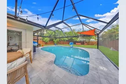 10305 NW 42nd Dr, Coral Springs, FL 33065 - Photo 4