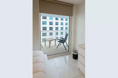 1200 Brickell Bay Dr #3304, Miami, FL 33131 - Photo 6