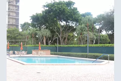 3101 N Country Club Dr #107, Aventura, FL 33180 - Photo 12