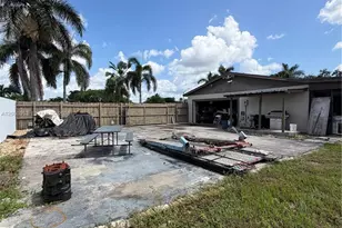 1422 NW 20th St, Homestead, FL 33030 - Photo 14