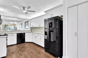 7518 Fairfax Dr, Tamarac, FL 33321 - Photo 4