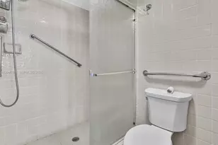 7518 Fairfax Dr, Tamarac, FL 33321 - Photo 28
