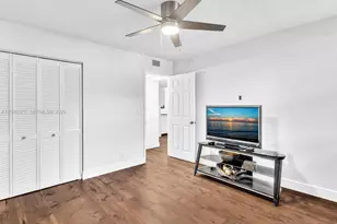 7518 Fairfax Dr, Tamarac, FL 33321 - Photo 30