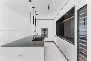 300 Biscayne Blvd Way, Miami, FL 33131 - Photo 14