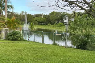 19409 NW 24th Pl, Pembroke Pines, FL 33029 - Photo 52