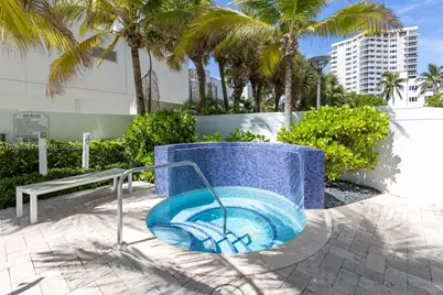 1200 Holiday Dr #208, Fort Lauderdale, FL 33316 - Photo 42