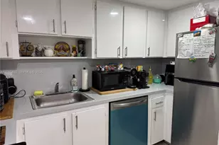 5050 NW 7th St, Miami, FL 33126 - Photo 20