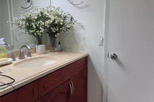 5050 NW 7th St, Miami, FL 33126 - Photo 26