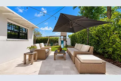 6 Carmona Ave, Coral Gables, FL 33134 - Photo 2